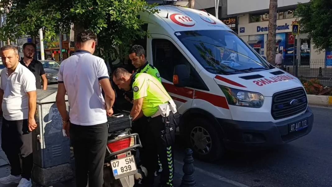 Manavgat’ta Yaya Geçidinde Yol Verildi Sandı Kıl Payı Kurtuldu! 4